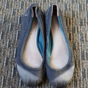 TOMS ballet flats